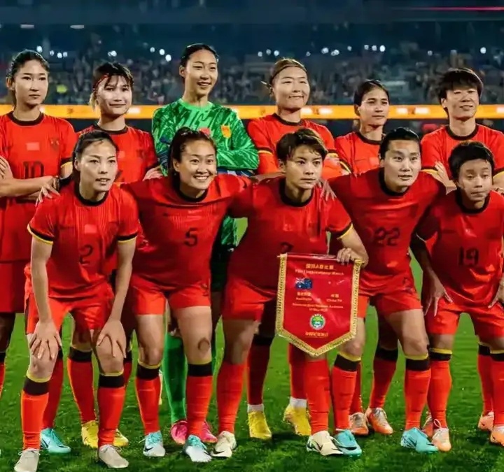 中国女足备战国际女足友谊赛，巅峰对决